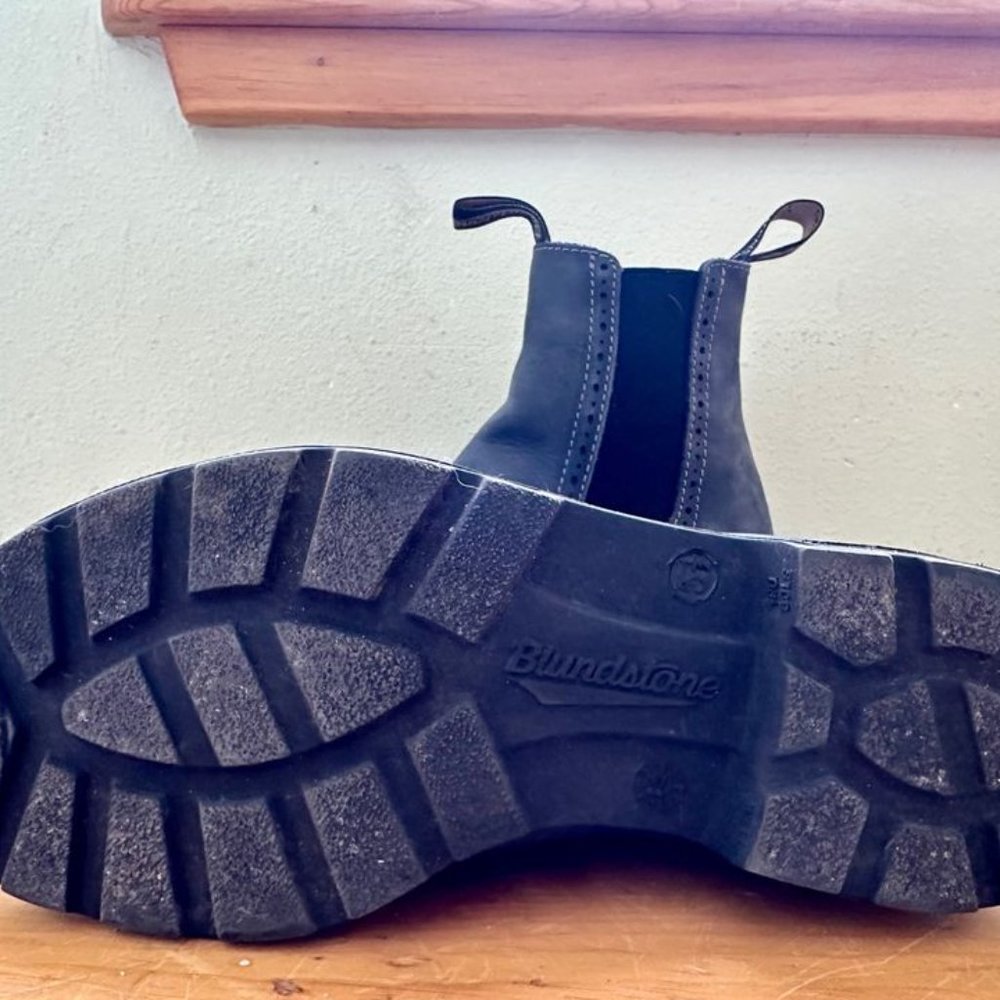 Women’s blundstone 1630 boots, new! size 8/aus 5.5 - Picture 2 of 3